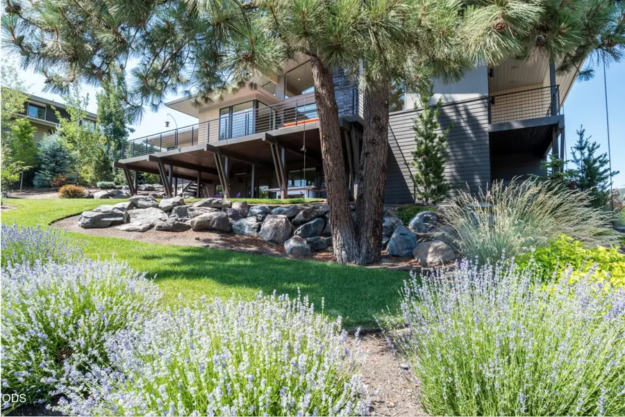 2083 NW Lemhi Pass Drive, Bend, OR 97703 - #2