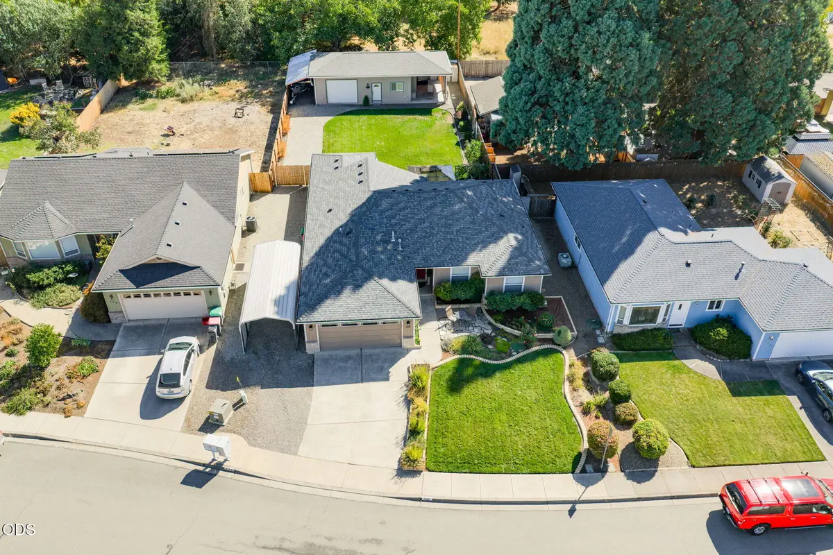 848 Forest Glen Drive, Central Point, OR 97502 - #1