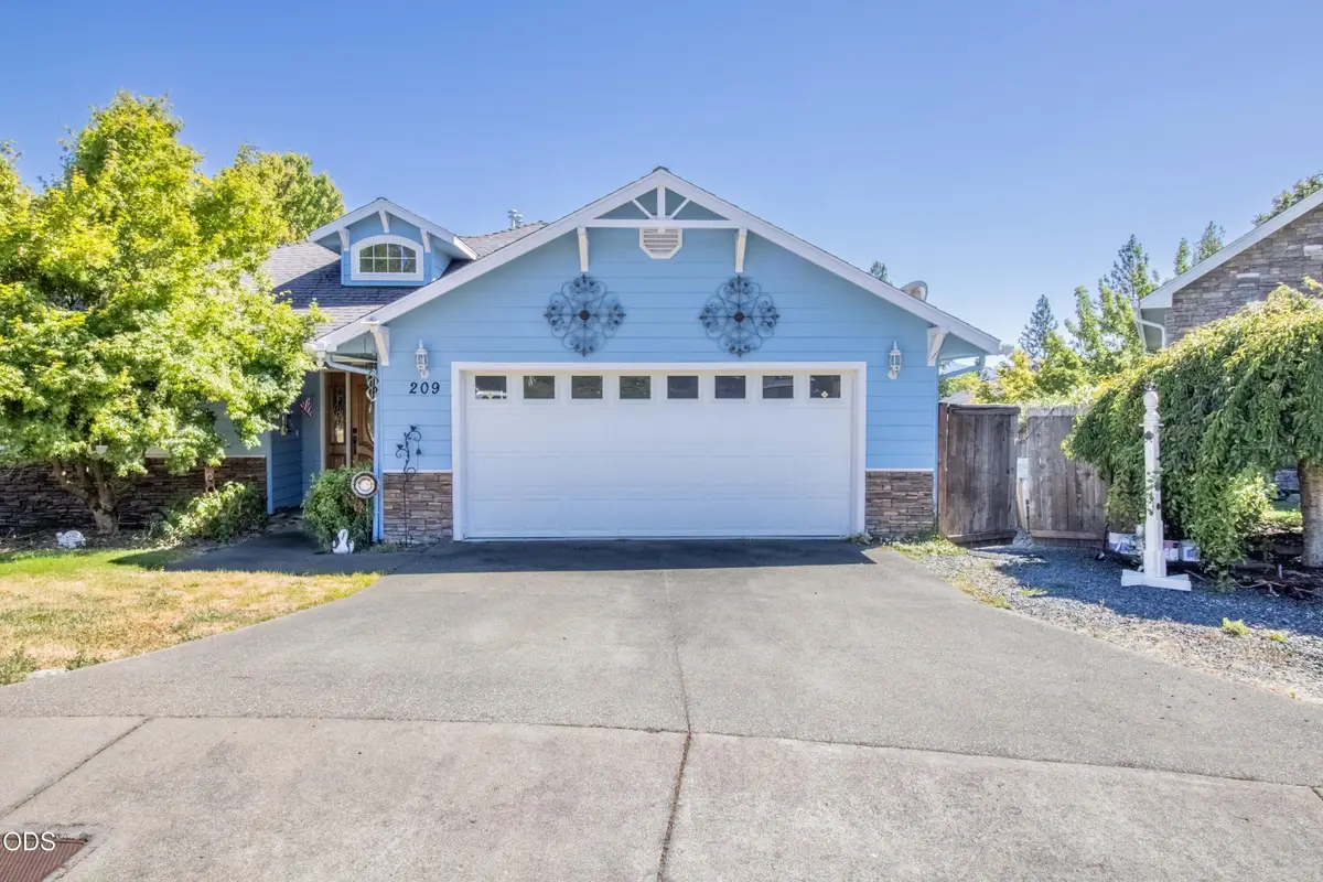 209 NW Stone Fly Court, Grants Pass, OR 97526 - #1