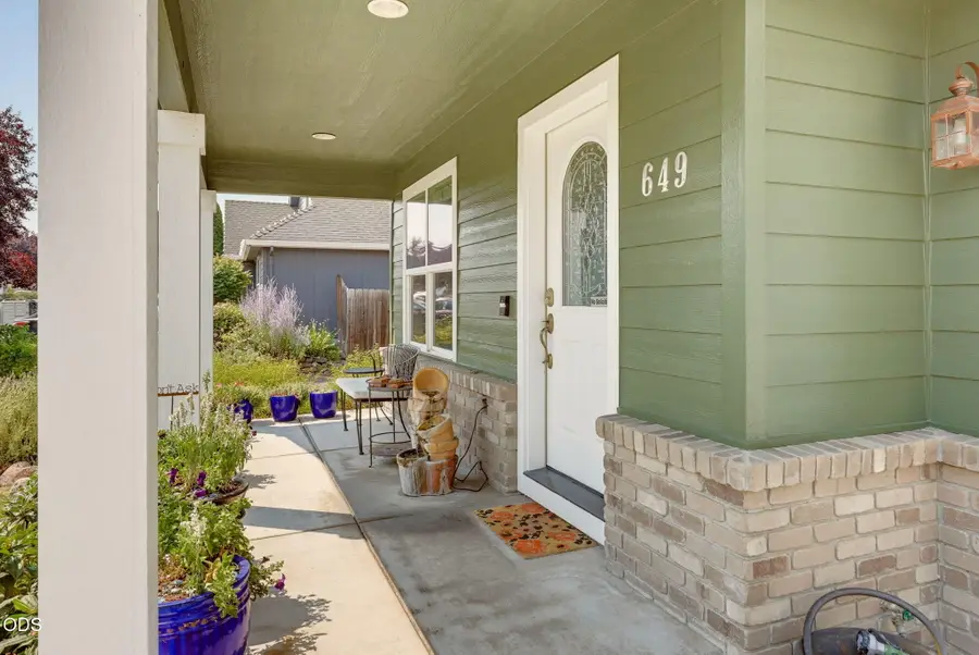 649 Spring Valley Drive, Medford, OR 97501 - #3