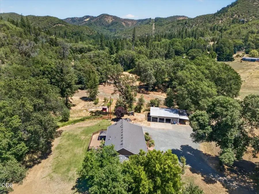 1943 Wards Creek Road, Rogue River, OR 97537 - #3