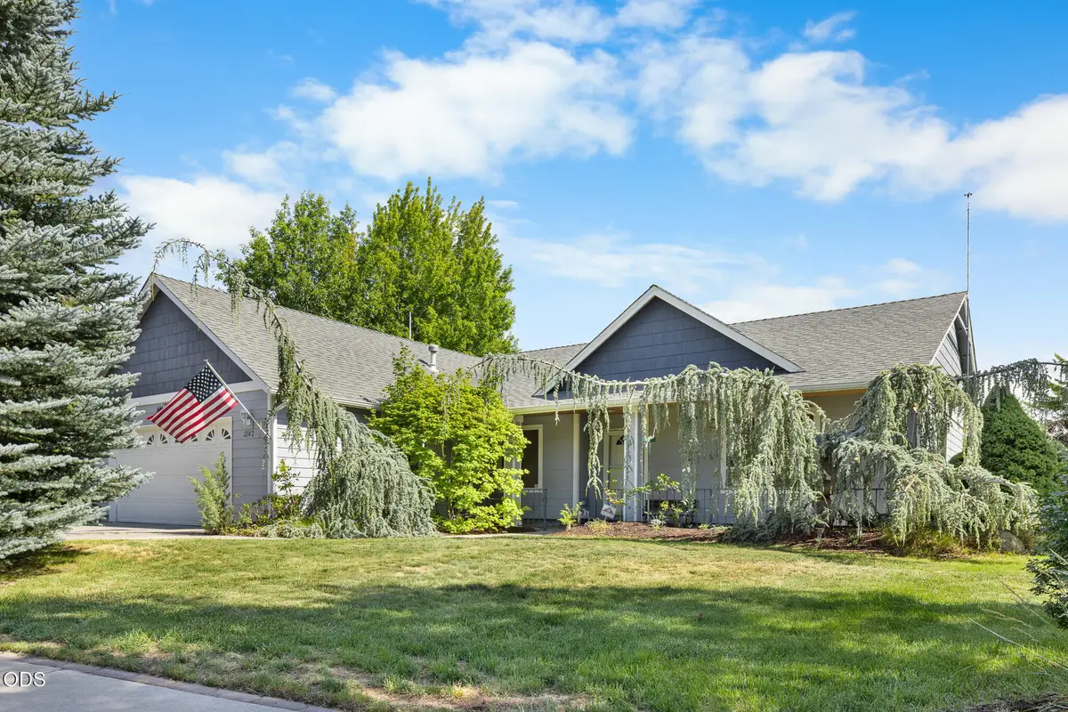 2142 NW Nickernut Avenue, Redmond, OR 97756 - #1