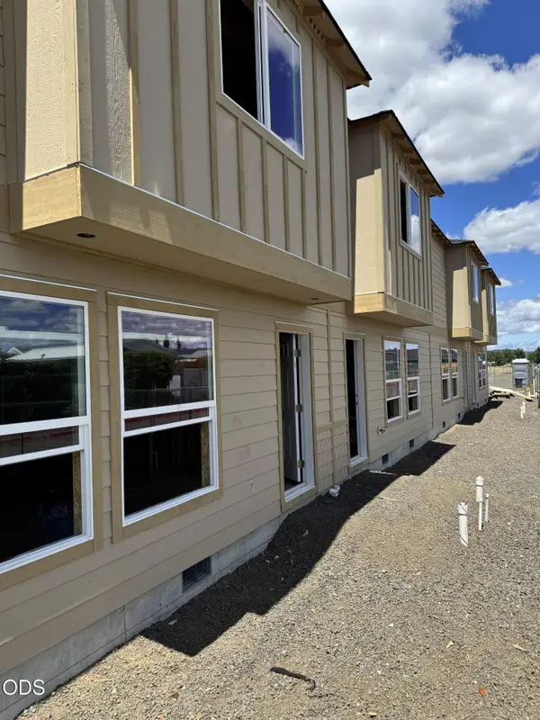 7883 Houston Loop, White City, OR 97503