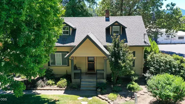 289 E Park Street, Grants Pass, OR 97527