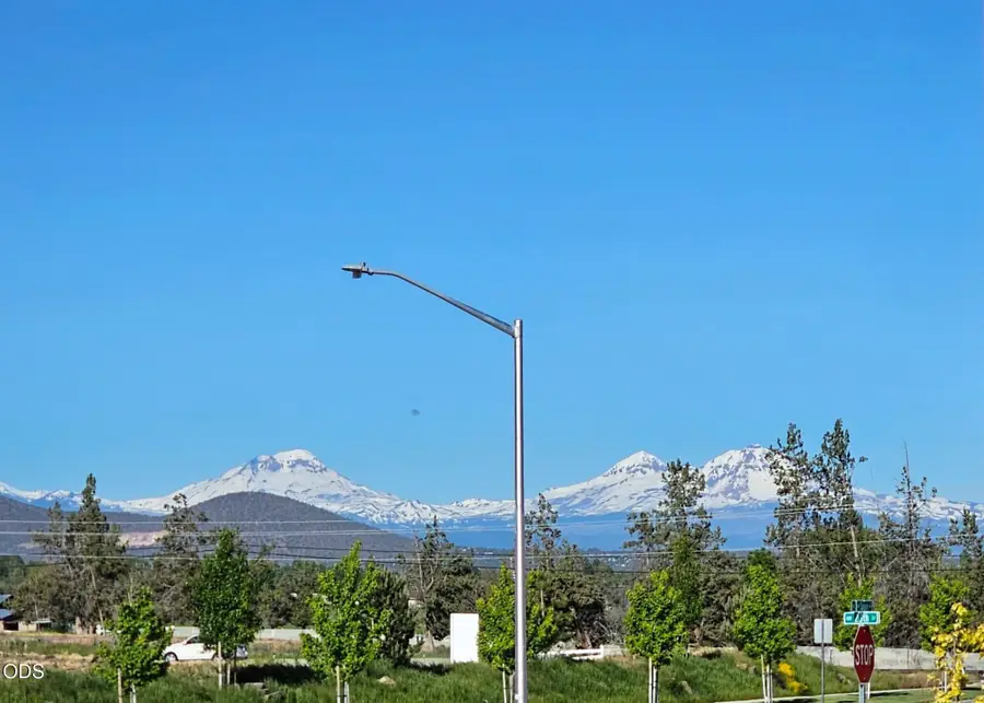 2570 NW Spruce Place, Redmond, OR 97756 - #2