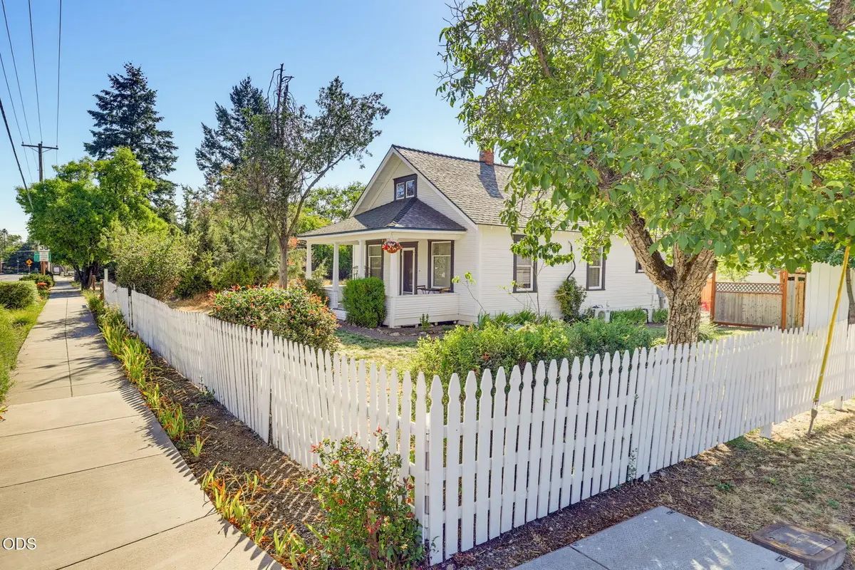 700 N 5th, Jacksonville, OR 97530 - #1