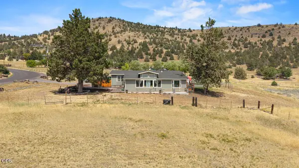 11453 Hill Road, Klamath Falls, OR 97603