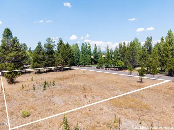 56835 Nest Pine Drive, Bend, OR 97707