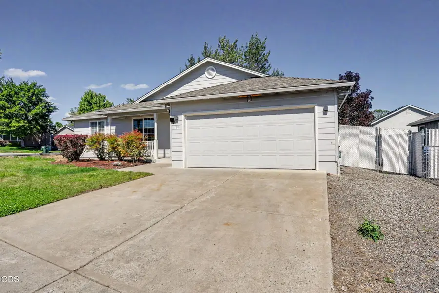 11 Devonwood Court, Eagle Point, OR 97524 - #3
