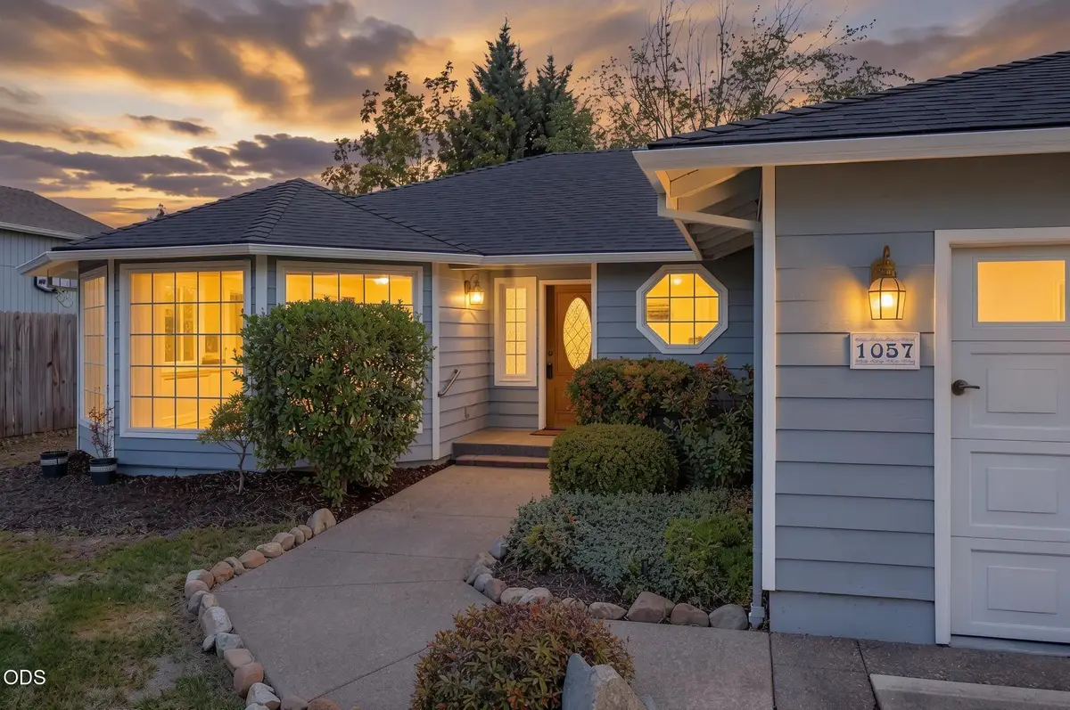 1057 Brookdale Avenue, Medford, OR 97504 - #1