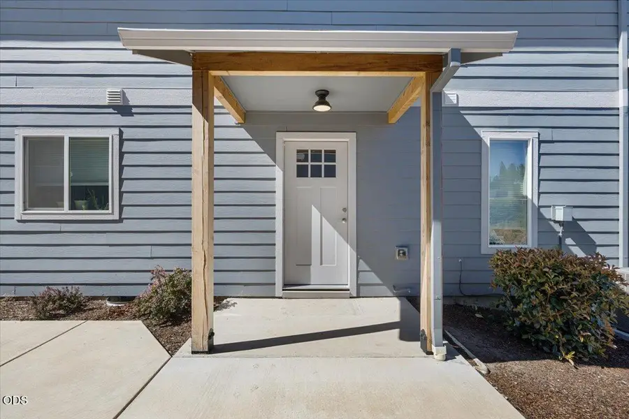221 Dano Drive, Phoenix, OR 97535 - #2