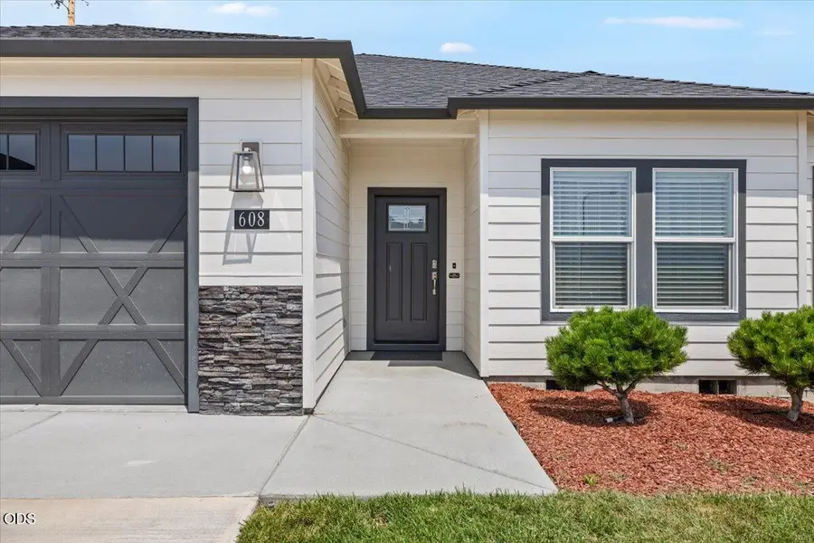 608 Nobility Drive, Medford, OR 97501 - #2