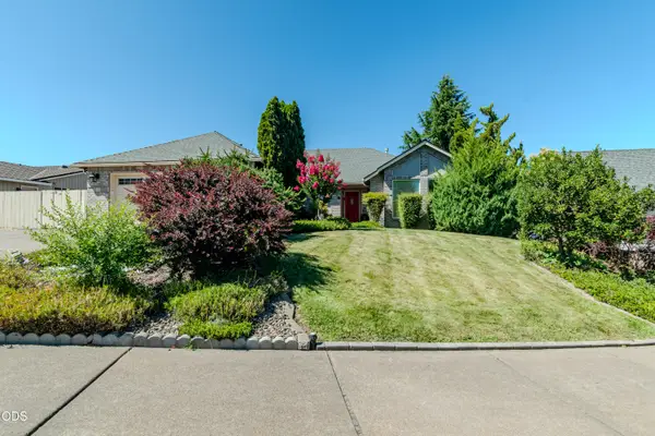 1829 Garden Drive, Medford, OR 97504