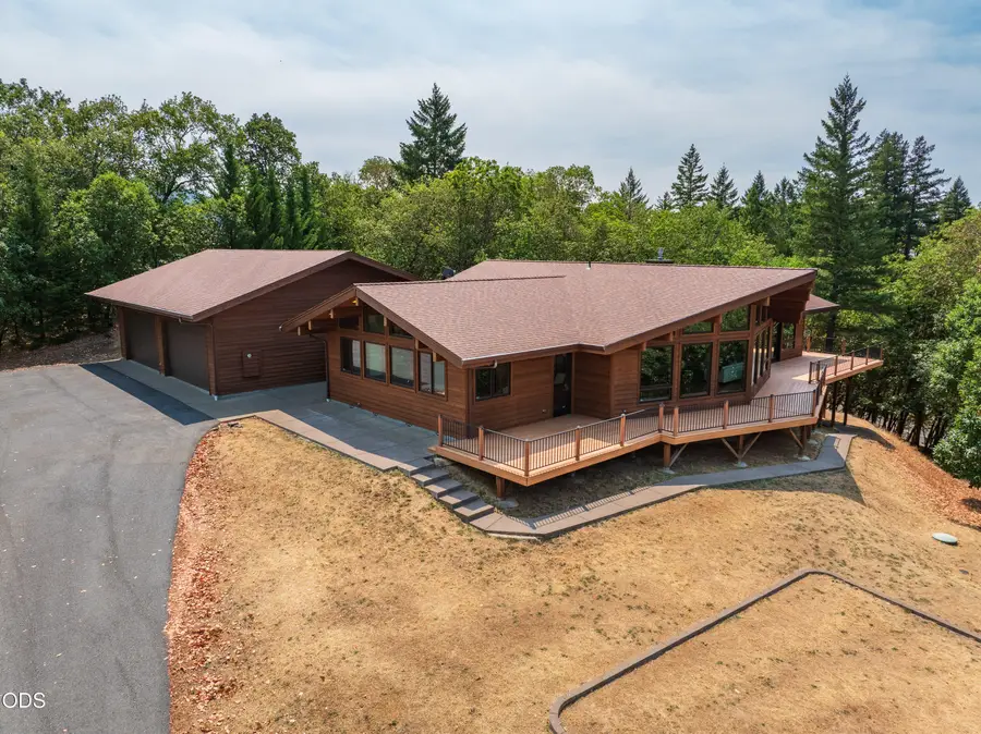 616 Mountain Paradise Drive, Grants Pass, OR 97526 - #3