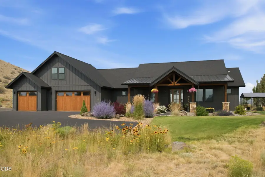 70041 Annies Drive, Sisters, OR 97759 - #3