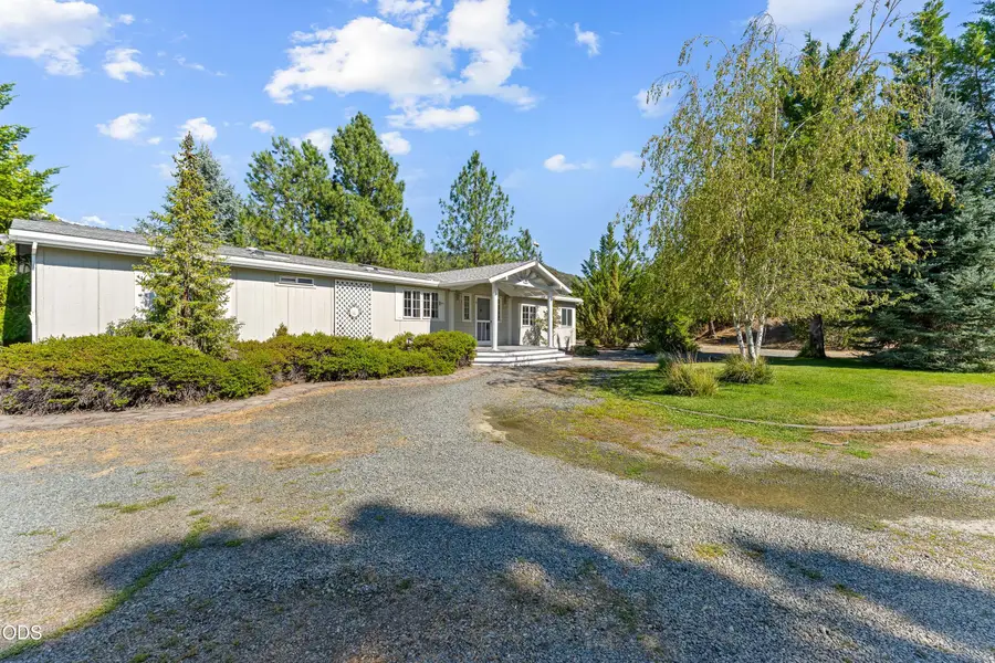 220 Burton Drive, Grants Pass, OR 97527 - #3