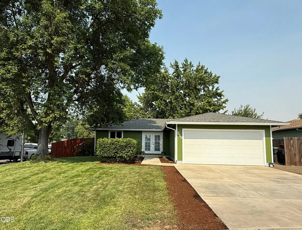 2607 Castle Circle, White City, OR 97503 - #1