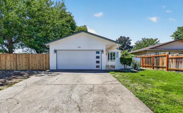 172 Sandlewood Drive, Medford, OR 97501