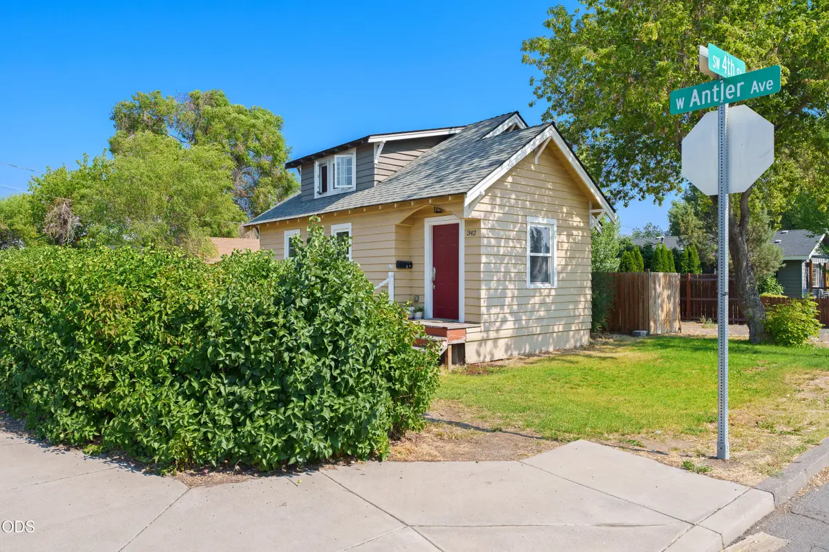 342 W Antler Avenue, Redmond, OR 97756 - #1