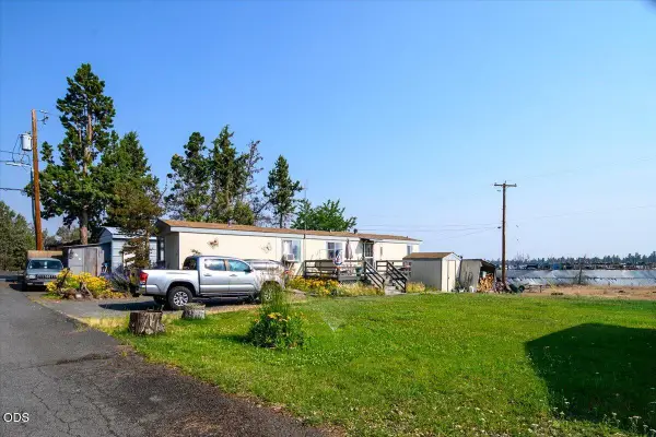 64100 N Highway 97 #UNIT 35, Bend, OR 97701