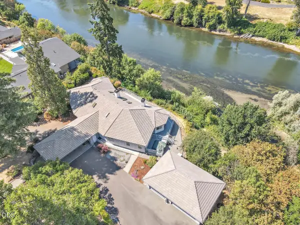 1282 Shady Lane, Grants Pass, OR 97527