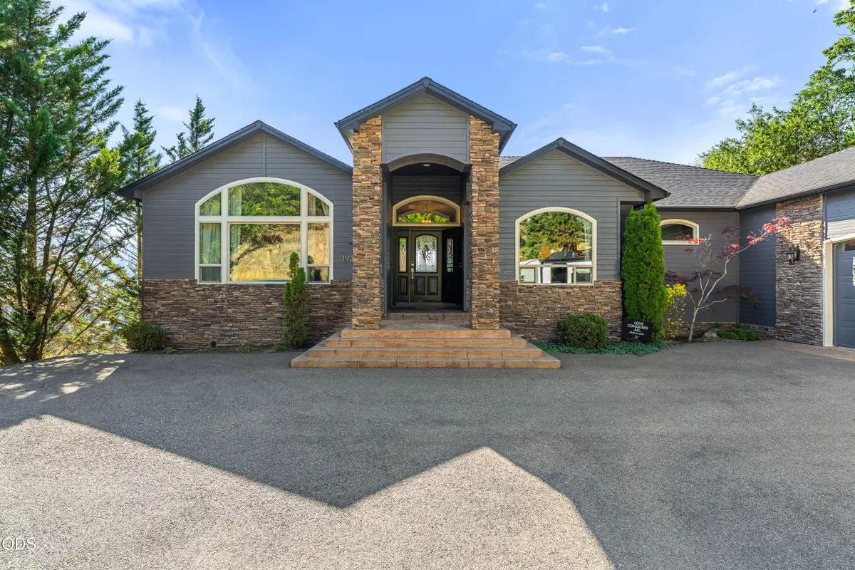1921 NW Crown Street, Grants Pass, OR 97526 - #1