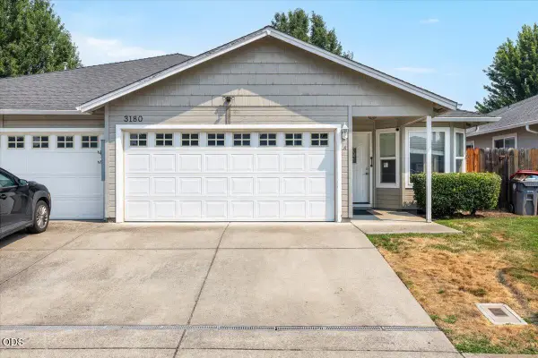 3180 Forest Hills Drive, Medford, OR 97504