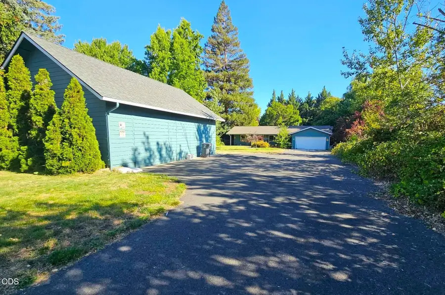 533 NW Midland Avenue, Grants Pass, OR 97526 - #2