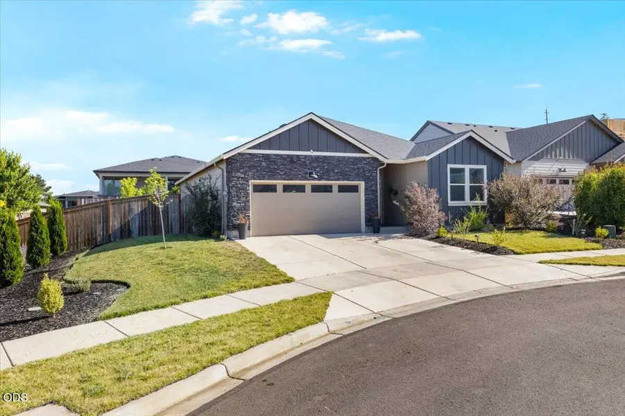 3281 Broken Top Way, Medford, OR 97504 - #2