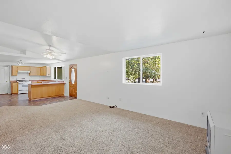 560 Schumacher Street, Cave Junction, OR 97523 - #3