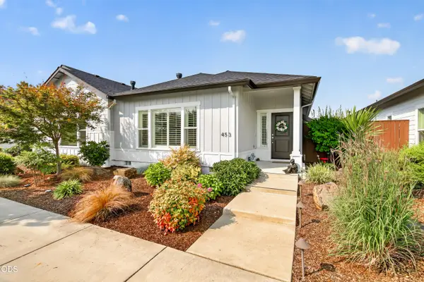453 S Haskell Street, Central Point, OR 97502