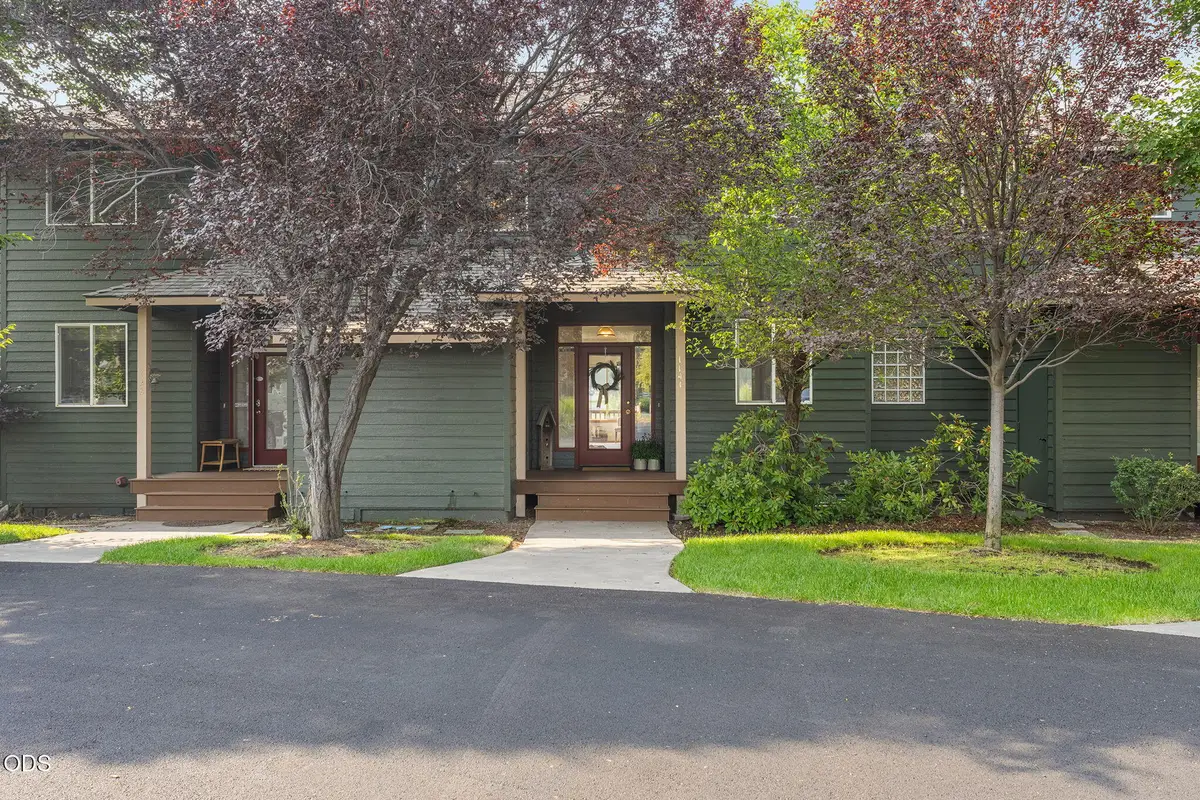 1141 Golden Pheasant Drive, Redmond, OR 97756 - #1