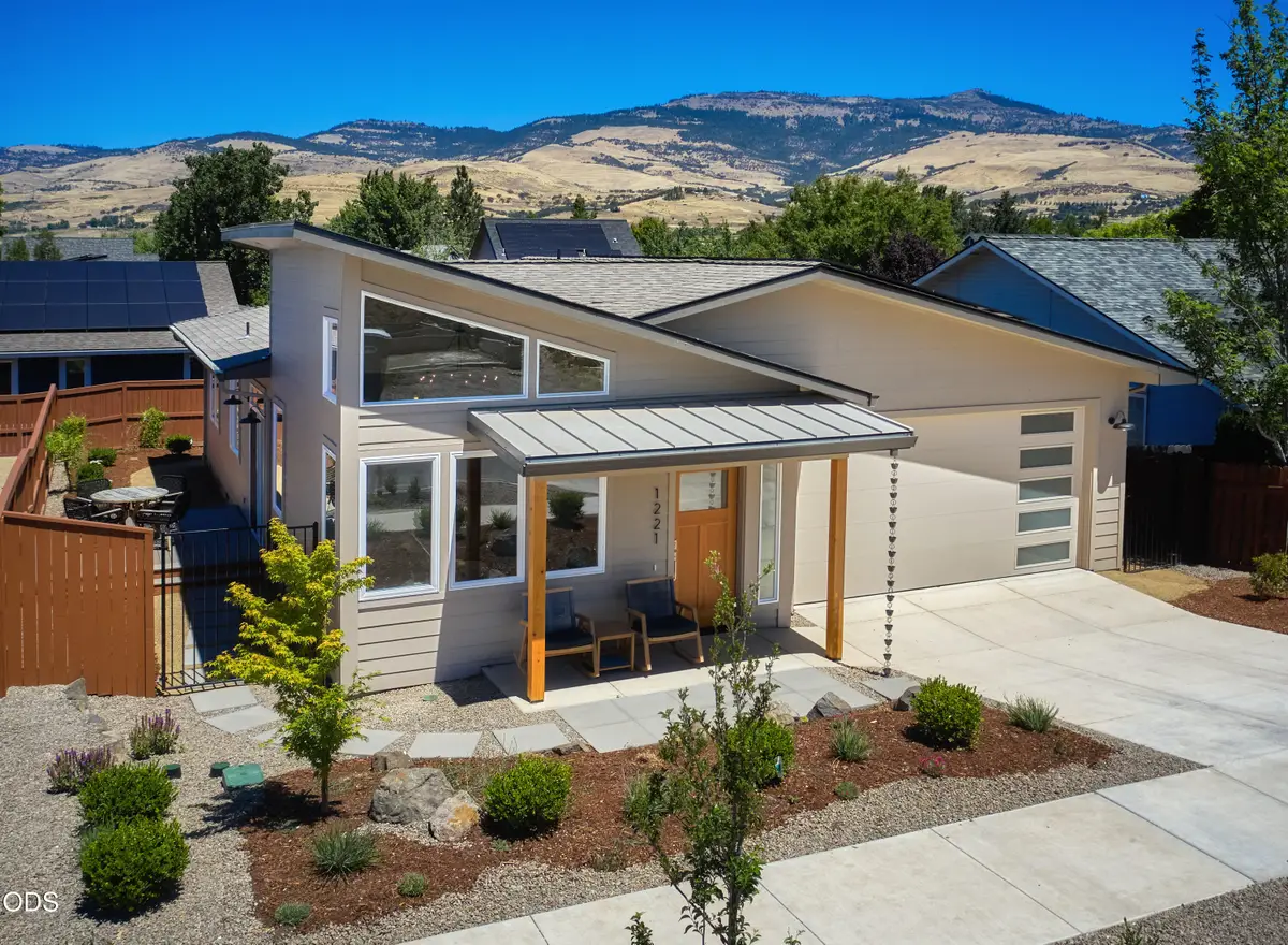 1221 Kirk, Ashland, OR 97520 - #1