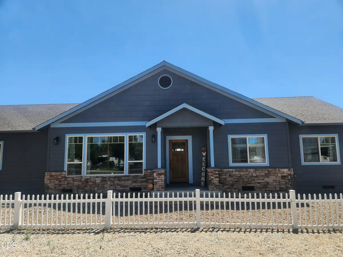 3806 Valley Meadows Drive, White City, OR 97503 - #1