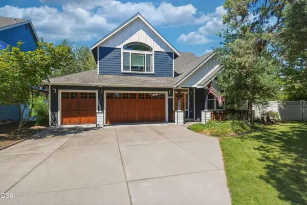 2048 NE Cradle Mountain Way, Bend, OR 97701