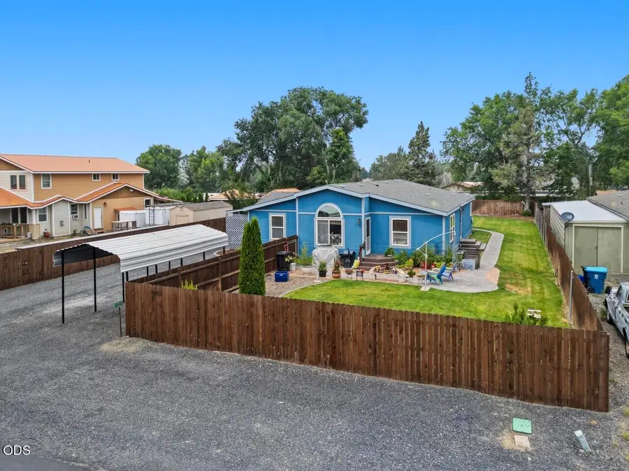 3737 NW Oak Avenue, Redmond, OR 97756 - #2