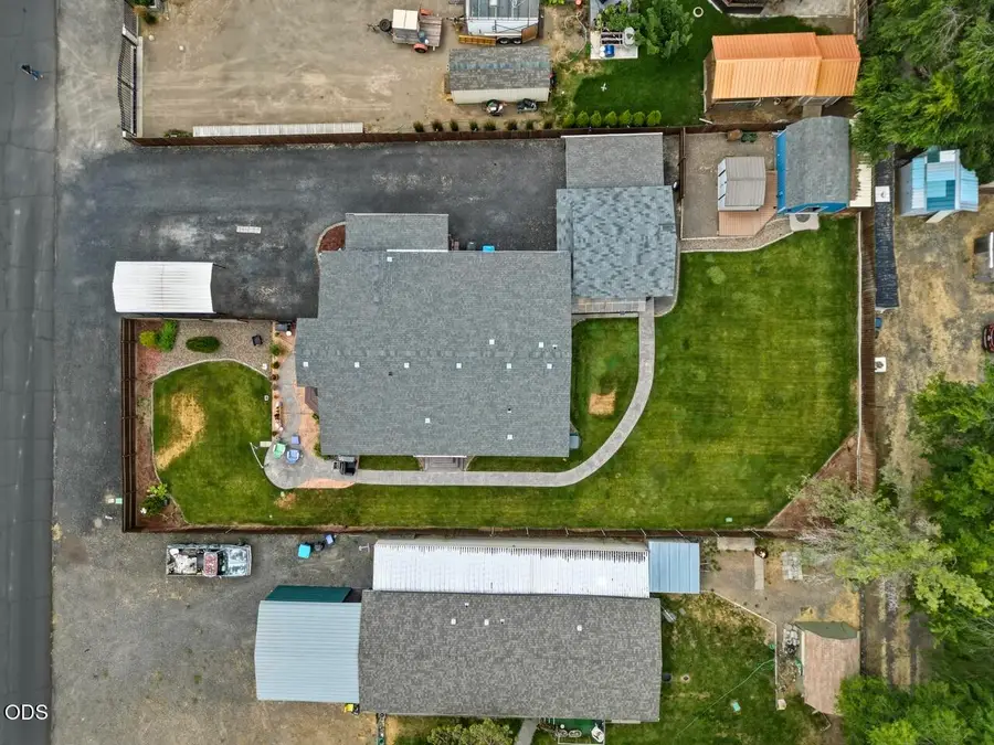 3737 NW Oak Avenue, Redmond, OR 97756 - #3