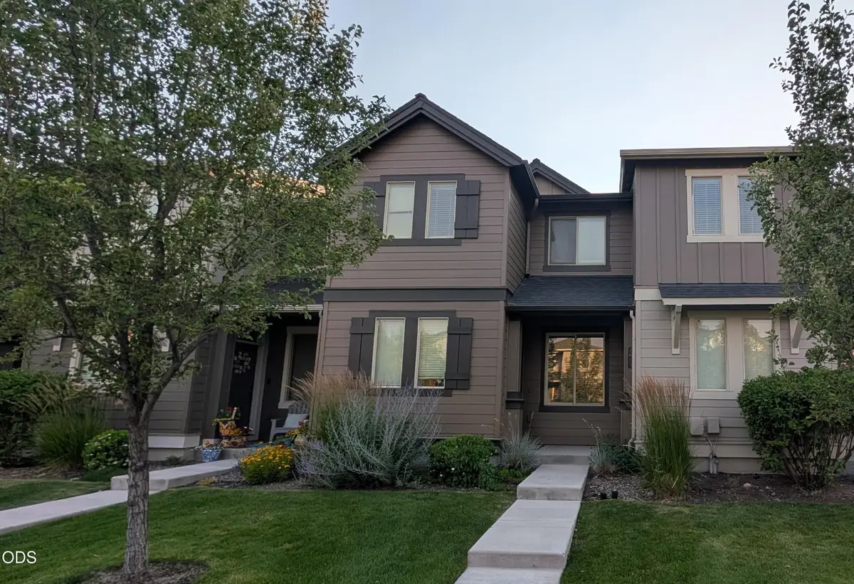 3433 SW 28th Street, Redmond, OR 97756 - #1