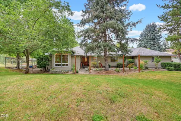 100 Twisted Pine Drive, Grants Pass, OR 97527