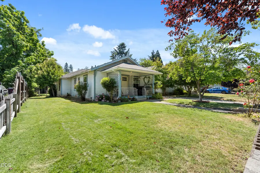 19 Vancouver Avenue, Medford, OR 97504 - #2