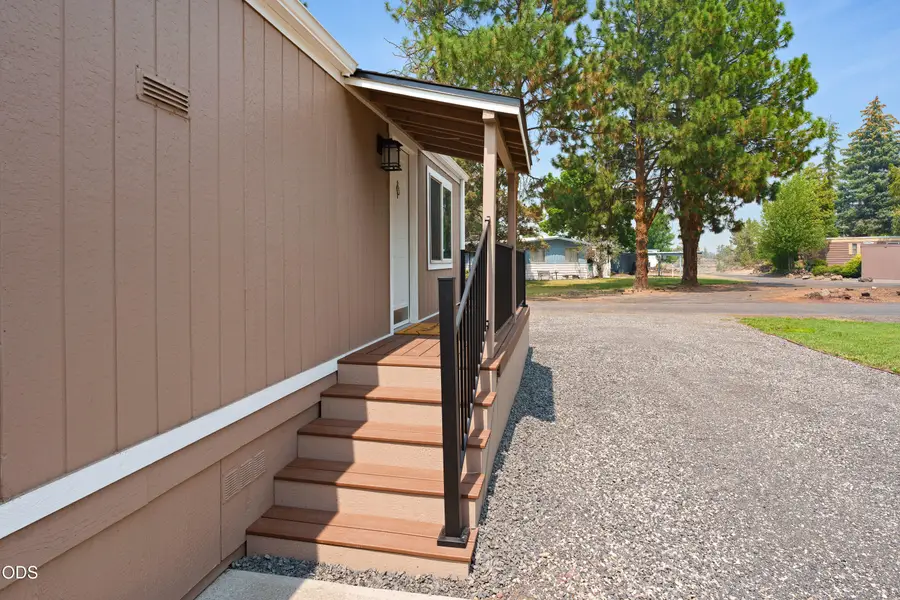 5063 S Highway 97 #27, Redmond, OR 97756 - #3