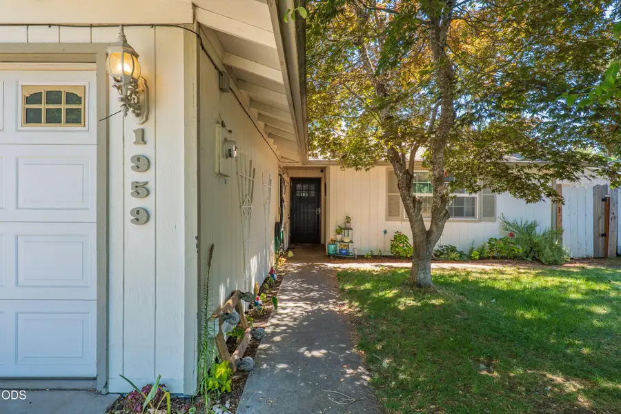 1959 Meadow Glen, Grants Pass, OR 97527 - #2