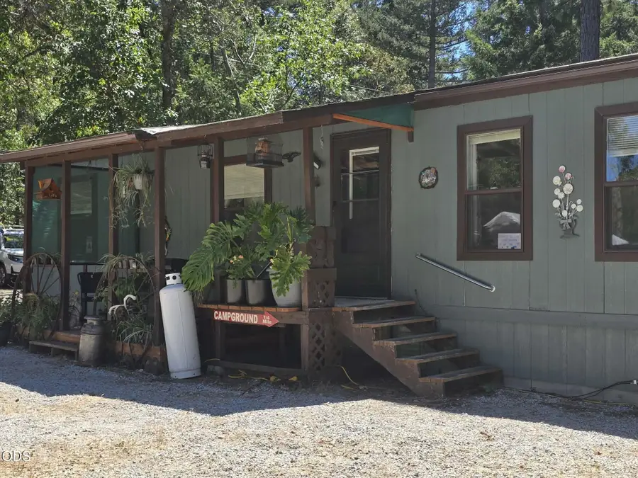 476 S Junction Avenue, Cave Junction, OR 97523 - #2
