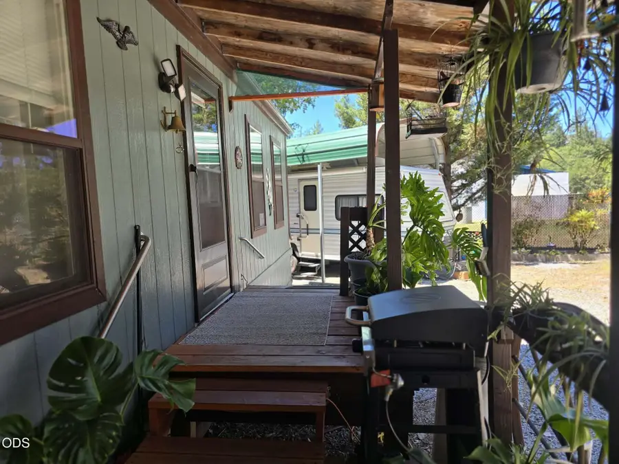 476 S Junction Avenue, Cave Junction, OR 97523 - #3