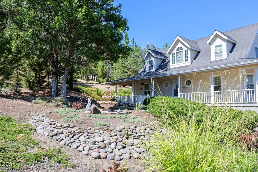 412 Country Court, Shady Cove, OR 97539 - #2