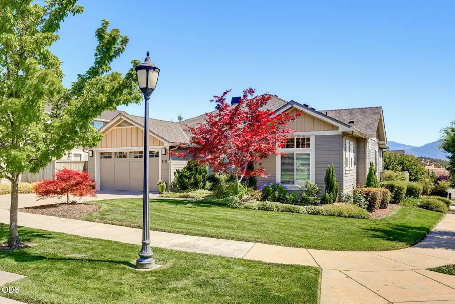 4002 Crystal Springs Drive, Medford, OR 97504 - #2