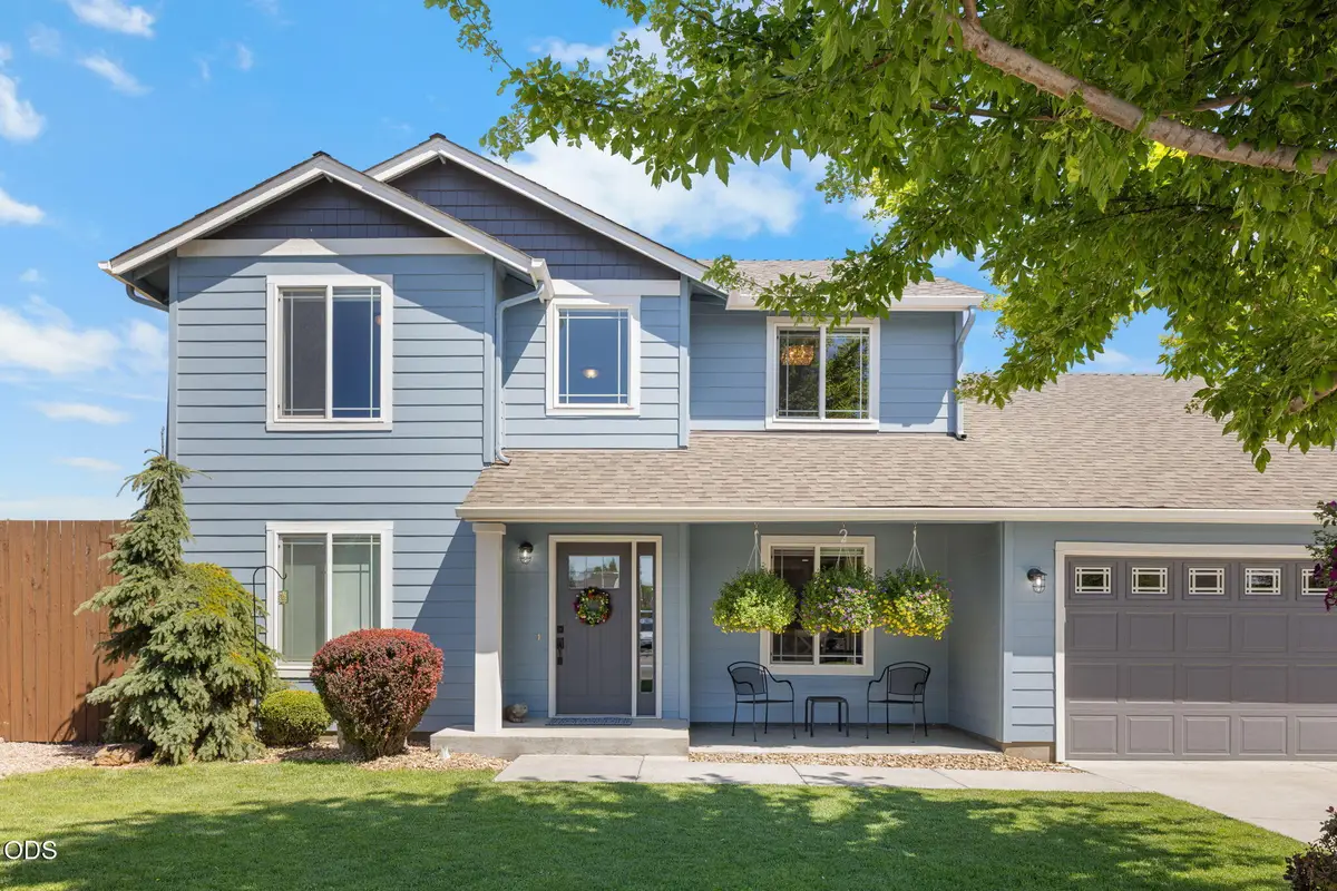 2197 NW Kingwood Avenue, Redmond, OR 97756 - #1