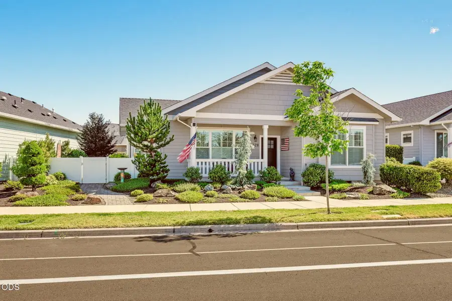1529 N Haskell Street, Central Point, OR 97502 - #3