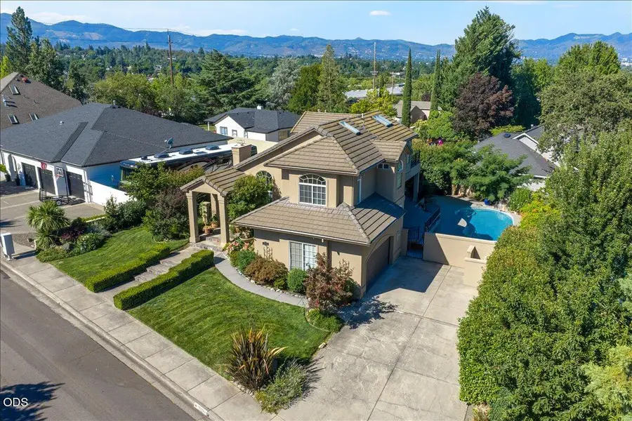 3270 Larue Drive, Medford, OR 97504 - #3
