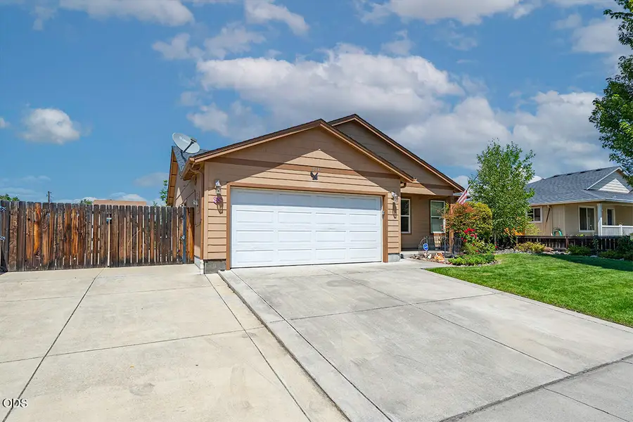 3437 Trent Avenue, White City, OR 97503 - #3